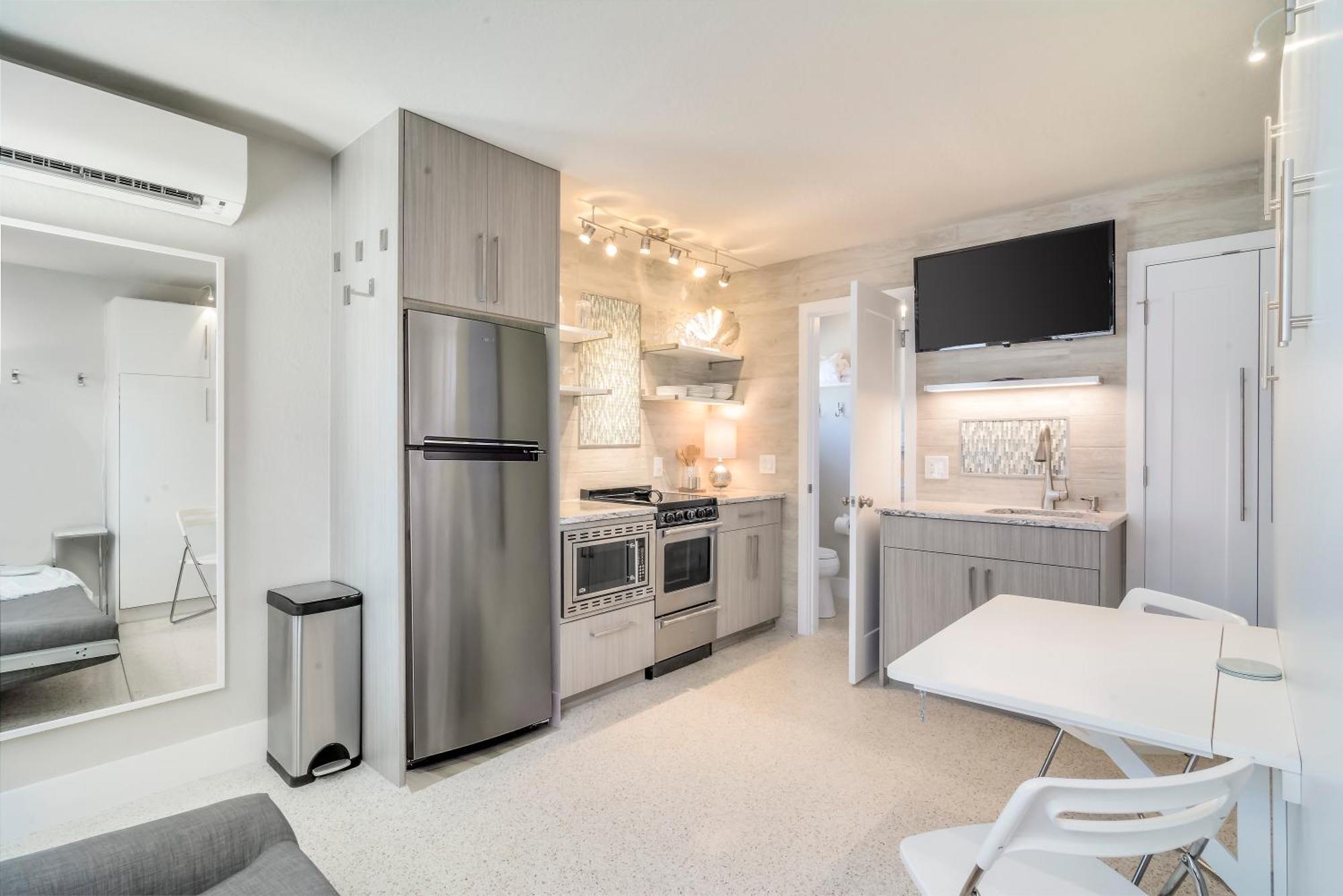 Boutique Vacation Rental Complex At Beach Cocoa Beach Exteriör bild