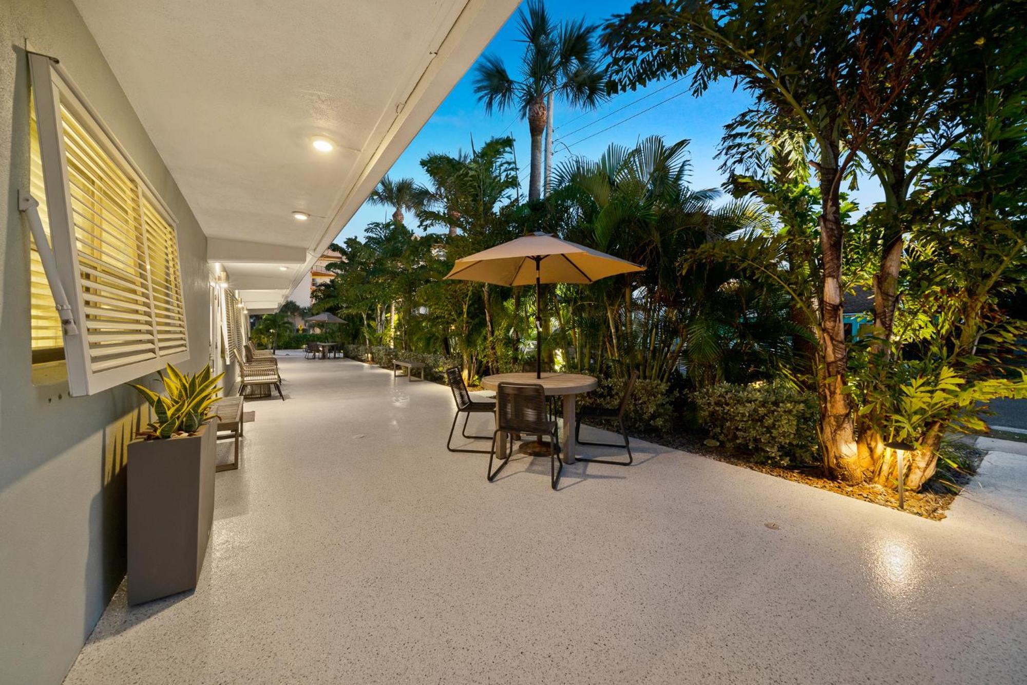 Boutique Vacation Rental Complex At Beach Cocoa Beach Exteriör bild